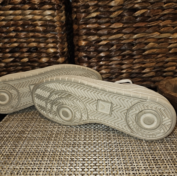 Veja White and Navy Sneakers with Red Accents - Picture 4 of 4